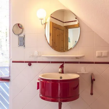With 1 Bedroom Vakantiehuis Zingst